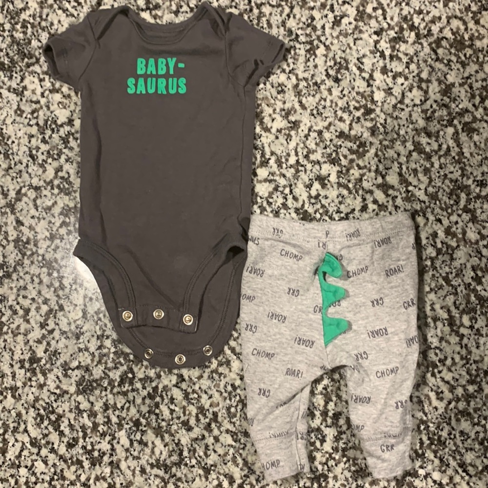 Newborn Dino outfit